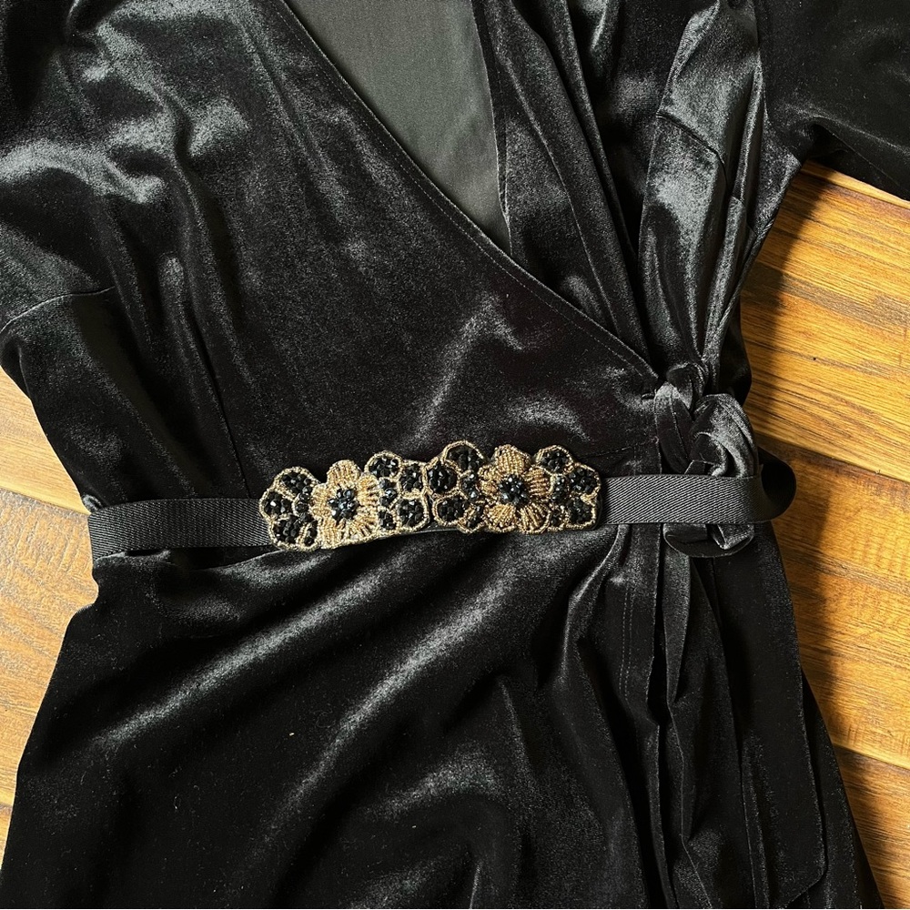 Black and gold beaded stretchy waist belt, size S/M